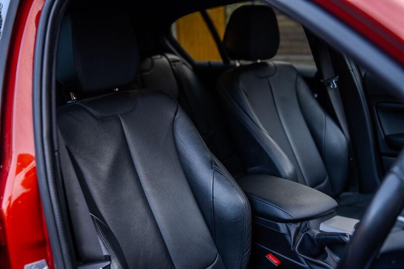BMW 1 SERIES
