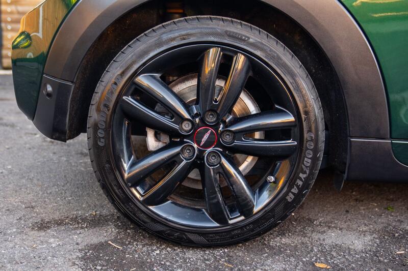 MINI HATCH