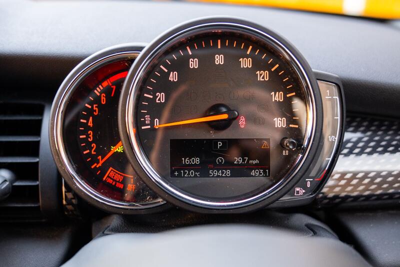 MINI HATCH