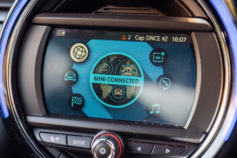 MINI HATCH